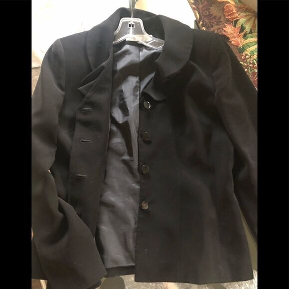 Tahari Beautiful black jacket Pictures do not do it justice - Picture 1 of 6